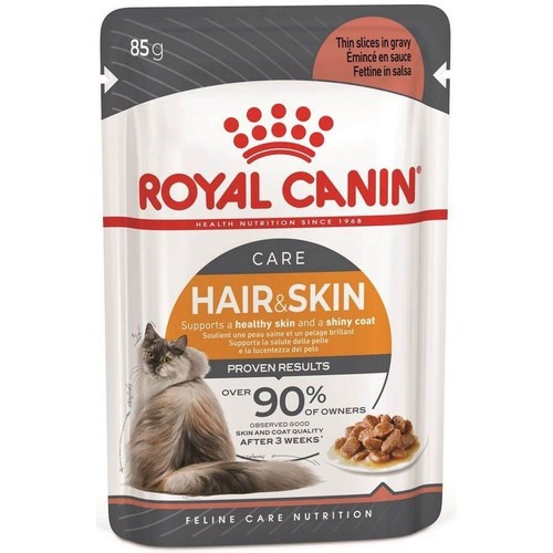 Biało-szara saszetka 85g karmy Royal Canin dla kotów. Na opakowaniu widoczny kot i nazwa "Hair & Skin".