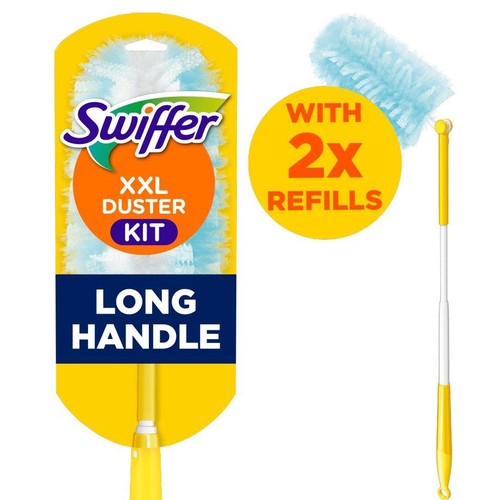 Swiffer XXL Duster Kit z długim uchwytem. W zestawie miotełka do kurzu z niebieską końcówką i 2 dodatkowe wkłady.