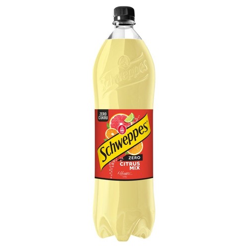 Duża, plastikowa butelka napoju gazowanego Schweppes Zero Citrus Mix. Etykieta w kolorze czerwonym z żółtym napisem "Schweppes" i informacją "Zero Cukru". Widoczne grafiki cytrusów: grejpfruta, limonki i pomarańczy.