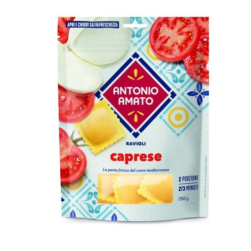 Torebka z ravioli Caprese Antonio Amato, 250g. Z przodu grafika składników i makaronu.