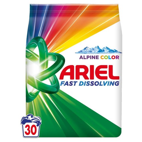 Proszek do prania Ariel Alpine Color Szybko Rozpuszczalny. Biała torba z grafiką gór i zielonych pierścieni. Wskazuje na 30 prań.