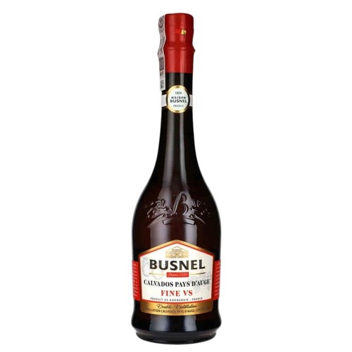 Butelka Calvados Busnel Fine VS, podwójnie destylowany. Ciemne szkło, czerwono-złota etykieta. Z Francji.