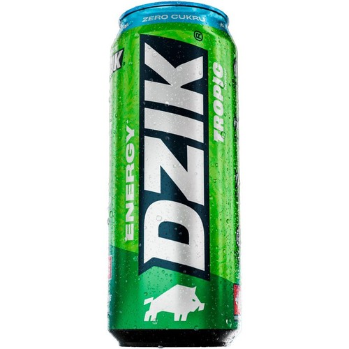 Zielona puszka napoju energetycznego Dzik Energy Tropic z napisem "ZERO CUKRU" i ikoną dzika. Pokryta jest kroplami wody.