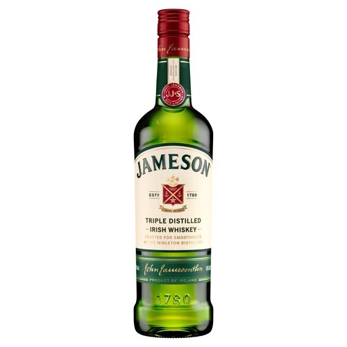 Butelka whiskey Jameson, potrójnie destylowanej, z zielonego szkła. Etykieta w kolorze kremowym i zielonym zawiera napis "Jameson Irish Whiskey", herb i rok 1780. Produkt z Irlandii.