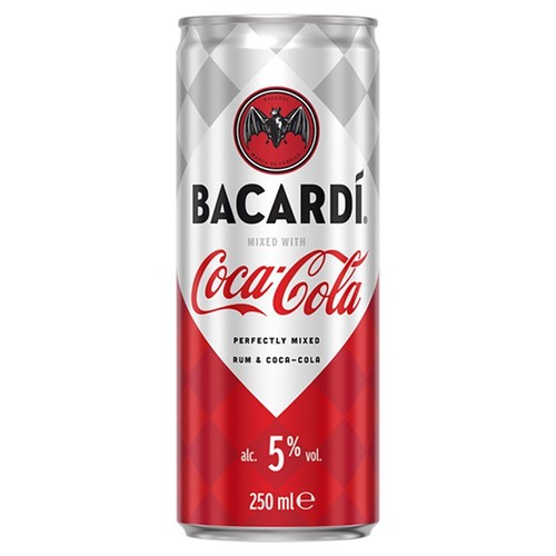 Puszka napoju alkoholowego Bacardi z Coca-Colą, idealnie zmieszany rum i Coca-Cola. Pojemność 250 ml, 5% alkoholu obj. Opakowanie w romby, czerwono-białe, z logo Bacardi (nietoperz) i Coca-Cola.