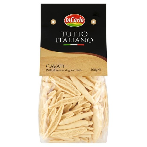 Opakowanie makaronu Di Carlo Cavati z semoliny pszenicy durum, 500g. Przezroczysta torebka z czarno-złotą etykietą.