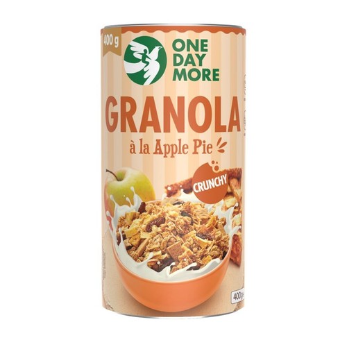 Opakowanie granoli One Day More o smaku jabłecznika, 400 g. Na etykiecie miska granoli z mlekiem i jabłko.