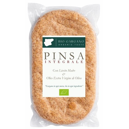 Pinsa Integrale Bio Gargano, pełnoziarnista pinsa z zakwasem i oliwą z oliwek extra virgin, zapakowana w przezroczyste, szczelne opakowanie. Produkt ekologiczny z certyfikatem, gotowy do spożycia lub podgrzania.