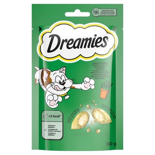 Zielona torebka Dreamies 60 g z grafiką uśmiechniętego kota. Widoczne napisy: "Kocimiętka", "2 kcal". Opakowanie nadaje się do recyklingu.