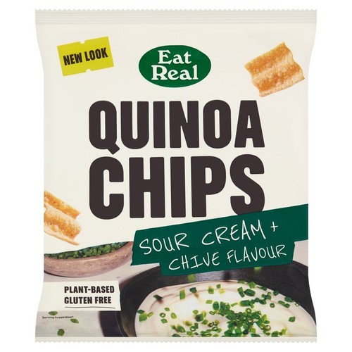Opakowanie chipsów z komosy ryżowej Eat Real, smak śmietany i szczypiorku. Produkt bezglutenowy i roślinny. Na froncie grafika chrupek i sosu ze szczypiorkiem. Zaznaczono "Nowy wygląd" w żółtej ramce.