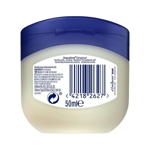 Słoik wazeliny Vaseline Original 50ml z niebieską nakrętką. Na etykiecie widoczne informacje o składzie (Petrolatum), kod kreskowy, symbol recyklingu oraz dane kontaktowe producenta Unilever. Produkt pomaga naprawić suchą skórę.