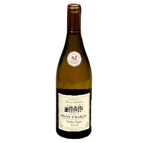 Białe wino Petit Chablis z 2018 roku, 750 ml, z winorośli Vieilles Vignes, produkt z Francji. Etykieta zawiera nazwę Château Clos d'Hautelières, ilustrację zamku i oznaczenie "Kontrolowana nazwa pochodzenia Petit Chablis"