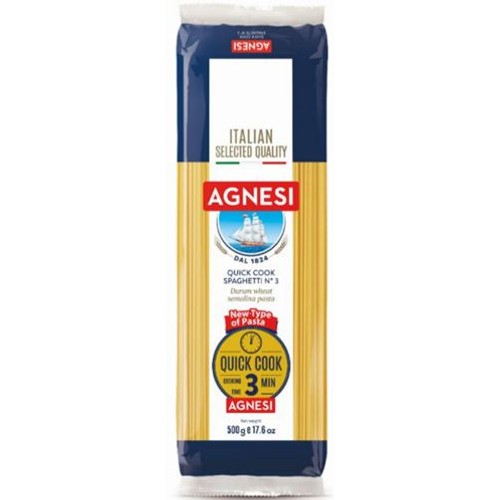 Produkt Agnesi: spaghetti Quick Cook N°3, makaron z pszenicy durum. Opakowanie w kolorach niebieskim i żółtym, z przezroczystym oknem ukazującym makaron. Na etykiecie widnieje informacja o 3-minutowym czasie gotowania i wadze 500g.