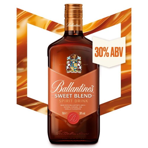 Ballantine's Sweet Blend Spirit Drink, 700 ml, 30% obj. alkoholu. Napój spirytusowy z naturalnym karmelem i wanilią. Butelka z miedzianą zakrętką i etykietą w kolorze brzoskwiniowym, z logo Ballantine's i herbem.