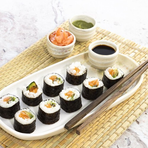 Sushi maki z łososiem i awokado Hana Group 125 g