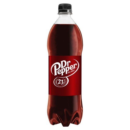 Butelka napoju Dr Pepper z czerwoną etykietą. Na etykiecie biały napis "Dr Pepper" i "Est. 1885".