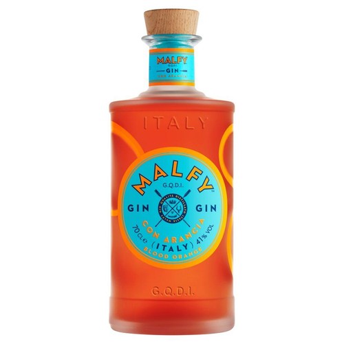 Gin Malfy o smaku krwistej pomarańczy z Włoch, w charakterystycznej pomarańczowej butelce z korkowym zamknięciem. Na niebieskiej etykiecie widnieje nazwa "MALFY GIN" oraz informacja o 41% alkoholu i pojemności 700 ml.