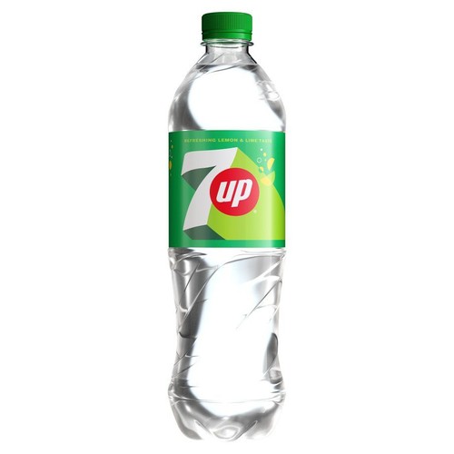 Napój 7UP w plastikowej butelce z zieloną nakrętką. Etykieta z logo 7UP i opisem smaku cytryny i limonki.