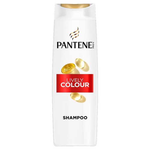 Szampon Pantene Pro-V Żywy Kolor w białej butelce. Etykieta z czerwonym paskiem "ŻYWY KOLOR" i złotymi kapsułkami.