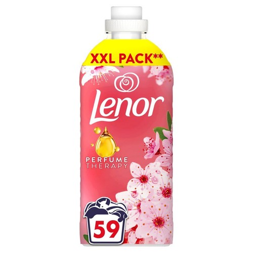 Butelka płynu Lenor Perfume Therapy, 59 prań. Różowa etykieta z motywem kwitnących wiśni.