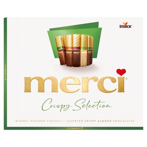 Opakowanie Merci Crispy Selection, asortyment chrupiących czekoladek migdałowych. Białe pudełko z zielonymi wstawkami. Na nim złote logo "merci" i ilustracja batoników czekoladowych w odcieniach mlecznej, białej i ciemnej czekolady.