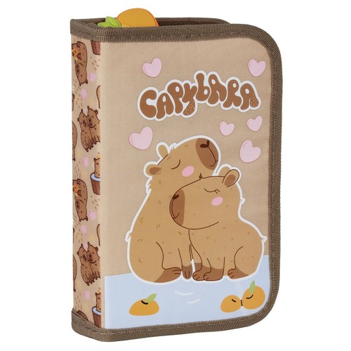Beżowy organizer z grafiką dwóch przytulających się kapibar, różowymi sercami i napisem "CAPYBARA". Na boku wzór z małymi kapibarami.