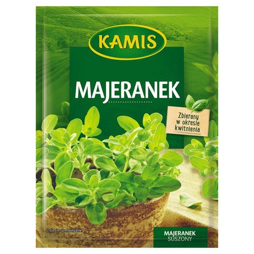 Produkt Kamis Majeranek Suszony w zielonej torebce. Na opakowaniu znajduje się symboliczne zdjęcie świeżego majeranku w doniczce. Opis wskazuje, że majeranek jest zbierany w okresie kwitnienia.