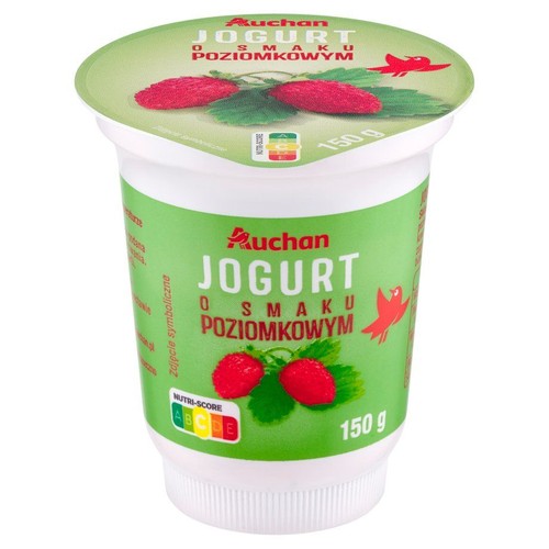 Biały kubek jogurtu Auchan o smaku poziomkowym. Zielona etykieta z grafiką poziomek. Opakowanie 150 gramów.