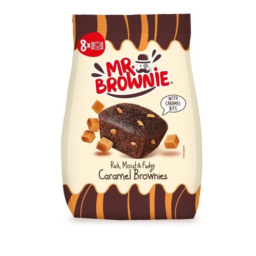 Kremowo-brązowa torebka Mr. Brownie z 8 sztukami karmelowych brownie. Na opakowaniu grafika bogatego, wilgotnego i ciągnącego się brownie z kawałkami karmelu, z dodatkowymi kostkami karmelu wokół.