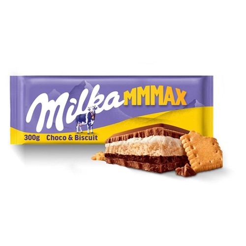 Czekolada Milka MMMax Choco & Biscuit 300g w fioletowym opakowaniu. Na opakowaniu widnieje logo Milka i krowa. Obok opakowania przedstawiono przekrój czekolady z warstwami czekolady, kremu i herbatnika oraz dodatkowy herbatnik.