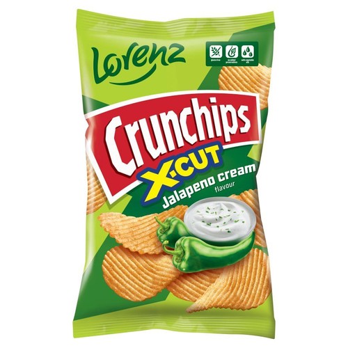 Lorenz Crunchips X-CUT o smaku śmietankowo-jalapeno. Zielona paczka z chipsami, sosem i papryczkami.
