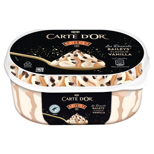 Lody Carte D'Or Baileys o smaku waniliowym w owalnym opakowaniu. Na pokrywce lody z sosem i kawałkami czekolady.