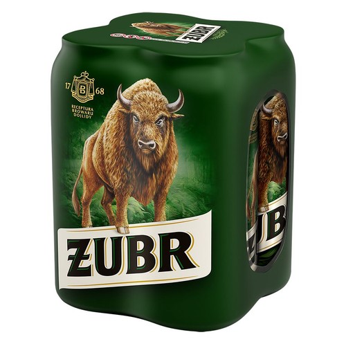 Zgrzewka 4 zielonych puszek piwa Żubr. Na etykiecie duży brązowy żubr i nazwa marki.