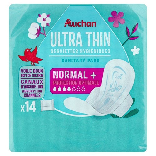 Opakowanie podpasek higienicznych Auchan Ultra Thin Normal+ z optymalną ochroną, 14 sztuk. Miękkie w dotyku, z kanałami chłonnymi.