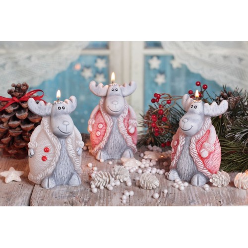 Świeca Renifer Figurka 12,5 cm biało-czerwona Bartek Candles 1 sztuka