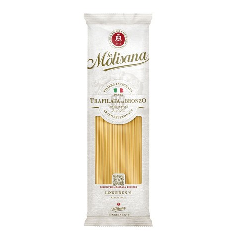 Pionowe, białe opakowanie makaronu La Molisana Linguine N°6. W środkowej części widoczne są długie, płaskie nitki makaronu. Na opakowaniu widnieje nazwa marki, informacja o wytłaczaniu przez brąz i pochodzeniu z Włoch.