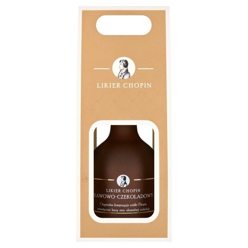 Likier Chopin Kawowo-Czekoladowy w brązowym kartonowym opakowaniu z uchwytem. Na opakowaniu portret Chopina i nazwa. Widoczna ciemna butelka z etykietą opisującą oryginalną kompozycję wódki, kawy i czekolady.