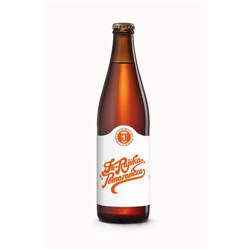 Produkt w butelce Fu-Rajska Pomarańcza. Jest to brązowa butelka z białą etykietą, na której widnieje pomarańczowy napis "Fu-Rajska, Pomarańcza" oraz logo z literą "J". Butelka ma metalową zakrętkę.