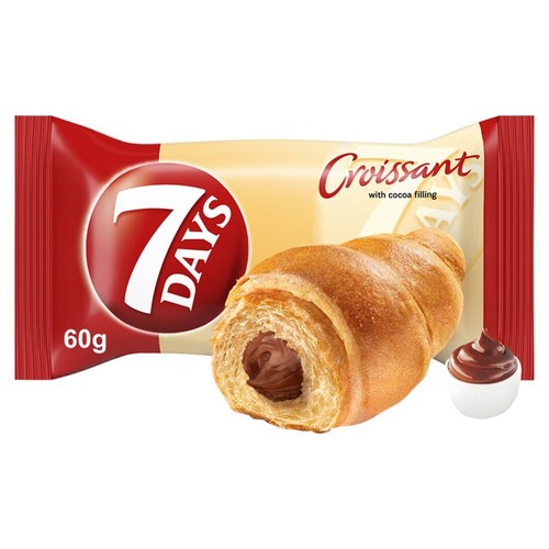 Rogalik 7 DAYS z nadzieniem kakaowym w opakowaniu 60g. Obok rogalik z widocznym czekoladowym wnętrzem i miseczka kremu.