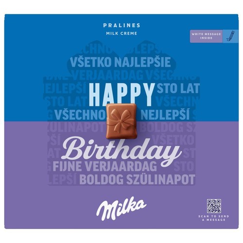 Fioletowo-niebieskie opakowanie Milka Pralines Mleczny Krem. Na nim widnieje napis "Happy Birthday" oraz grafika czekoladowego prezentu. Opakowanie zawiera życzenia urodzinowe w różnych językach, takich jak "Wszystkiego Najlepszego" i "Sto Lat".