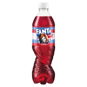 Napój gazowany Chucky o smaku owoców leśnych  Fanta 500 ml