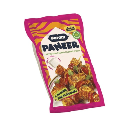 Różowo-pomarańczowe opakowanie sera Param Paneer. Produkt wysokobiałkowy, wegetariański, do pieczenia, grillowania, smażenia.
