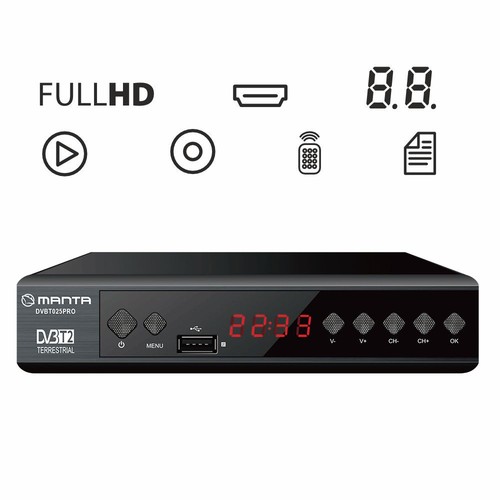 Czarny dekoder Manta DVBT025PRO DVB-T2 naziemna z wyświetlaczem 22:38 i portem USB. Obsługuje FULLHD.