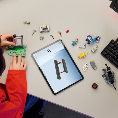 Fortnite® Skórek i Iskra oraz obóz 77075 LEGO 1 sztuka
