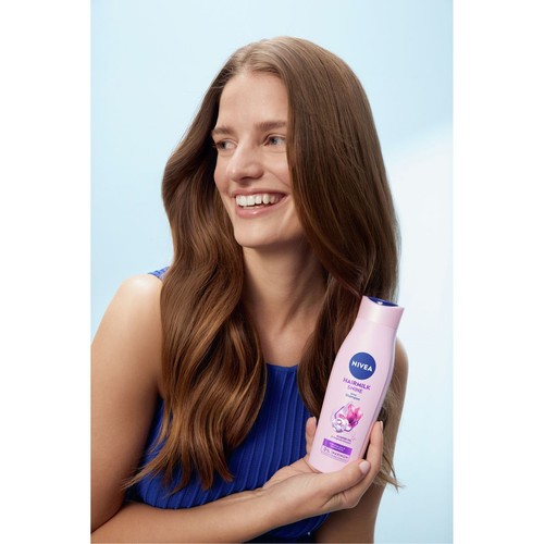 Natural Shine Szampon do włosów matowych  NIVEA 400 ml
