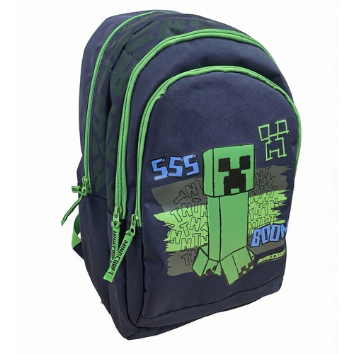 Granatowy plecak z zielonymi zamkami i grafiką Creepera z gry Minecraft na przedniej kieszeni. Widoczne napisy "555" i "BOOM".