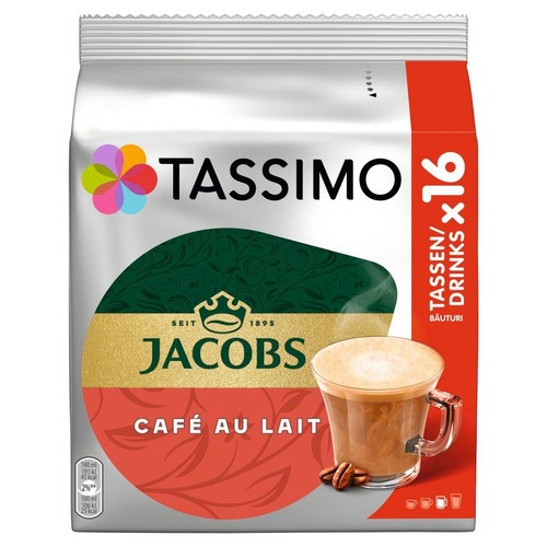 Opakowanie kawy Tassimo Jacobs Café au Lait, zawierające 16 kapsułek na napoje. Design opakowania jest srebrny z czerwonymi akcentami. Centralnie umieszczona grafika przedstawia filiżankę kawy z mlekiem i ziarna kawy.