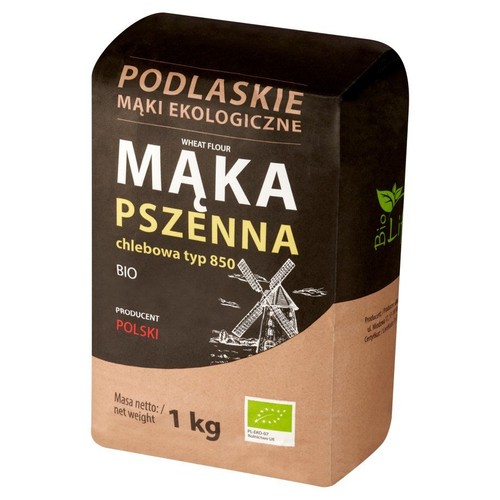 Ekologiczna mąka pszenna chlebowa typ 850, 1 kg. Ciemne opakowanie z napisem Podlaskie Mąki Ekologiczne.