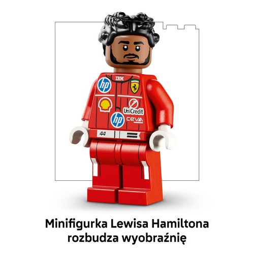 Minifigurka LEGO Lewisa Hamiltona w czerwonym kombinezonie wyścigowym. Na kombinezonie widoczne są loga sponsorów: HP, IBM, Shell, UniCredit, CEVA oraz numer 44. Postać ma ciemną skórę, brodę i czarne, kręcone włosy.