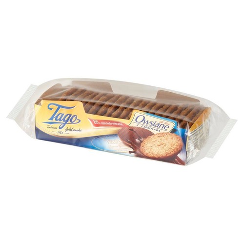 Tago Owsiane z Czekoladą, opakowanie ciastek owsianych z 20% czekolady mlecznej. Widoczne ciastka w przezroczystym opakowaniu.